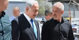 رونين بار (يمين) ونتنياهو (يسار) في صورة سابقة