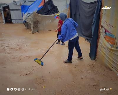 غزارة الأمطار بغزة تفاقم معاناة النازحين وتزيد المخاوف من تفشي الأمراض1.jfif