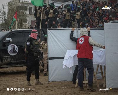 جانب من عملية تسليم جثامين الأسرى الإٍسرائيليين من قبل المقاومة الفلسطينية في خانيونس 6.jpg